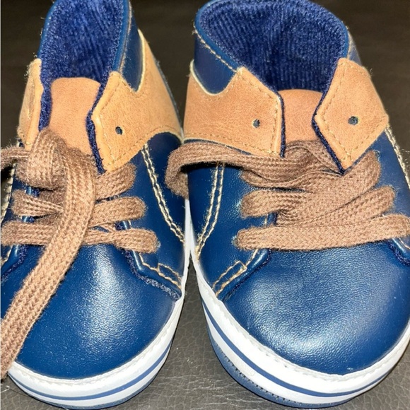 Clothes from 18m-24m
$60 stroller & car seat $35 box of clothes $15 shoes - Picture 7 of 10